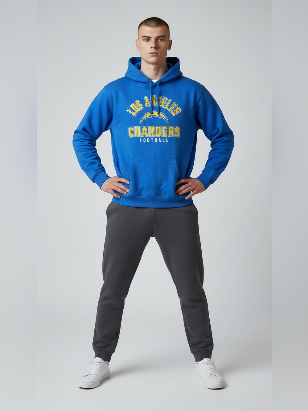 EUC Men’s Fanatics Chargers Hoodie Size XL